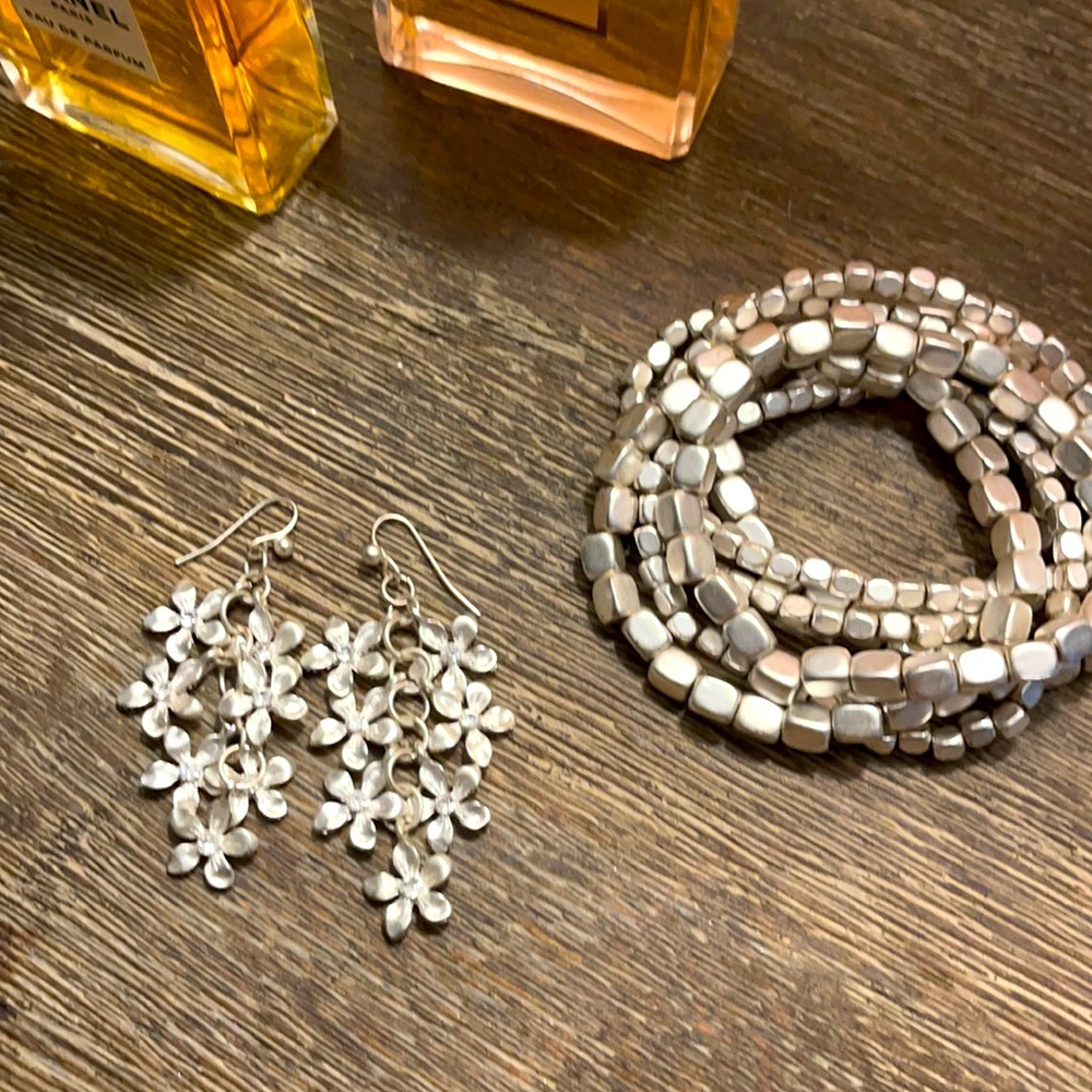 Set Silver Flower Earrings & Stack Bracelets - image 7